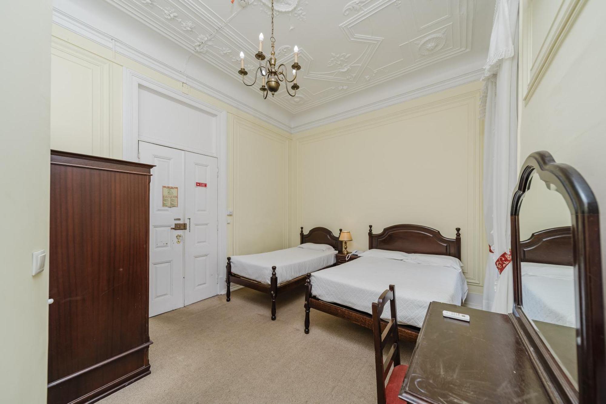 Pensao Londres Hotel Lisbon Bagian luar foto