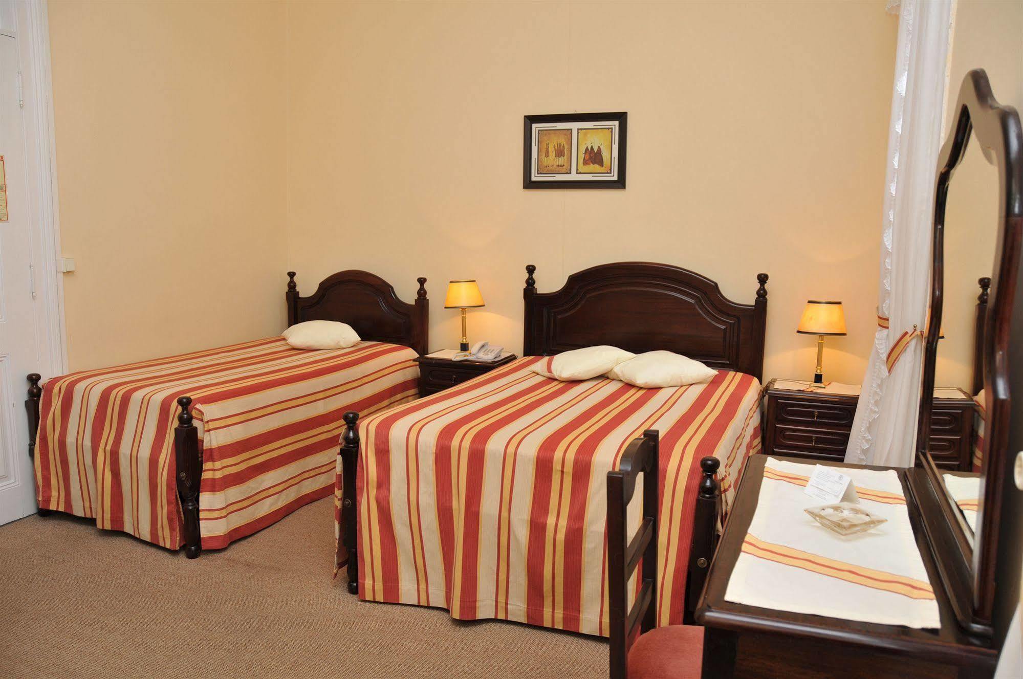 Pensao Londres Hotel Lisbon Bagian luar foto