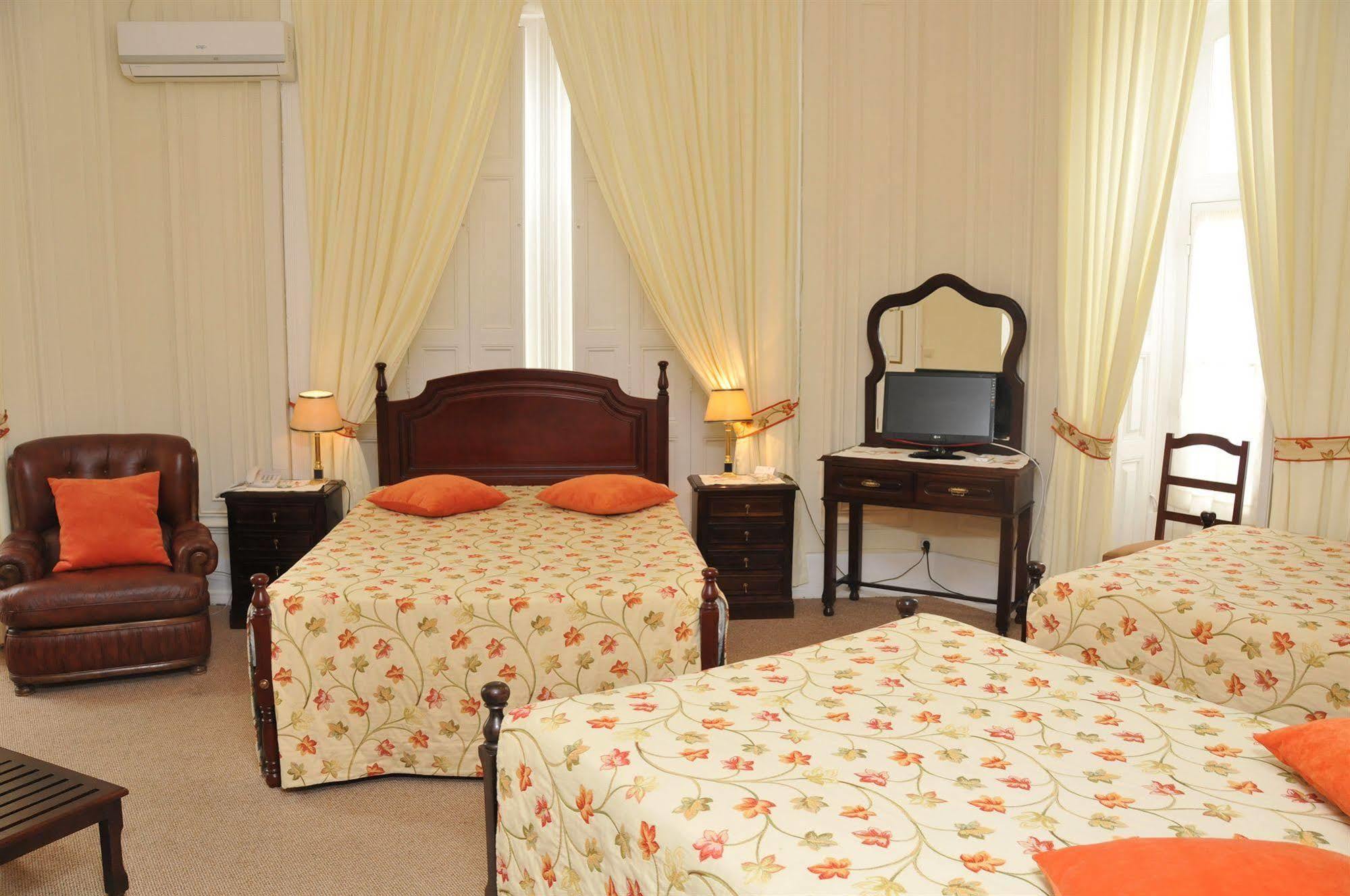 Pensao Londres Hotel Lisbon Bagian luar foto