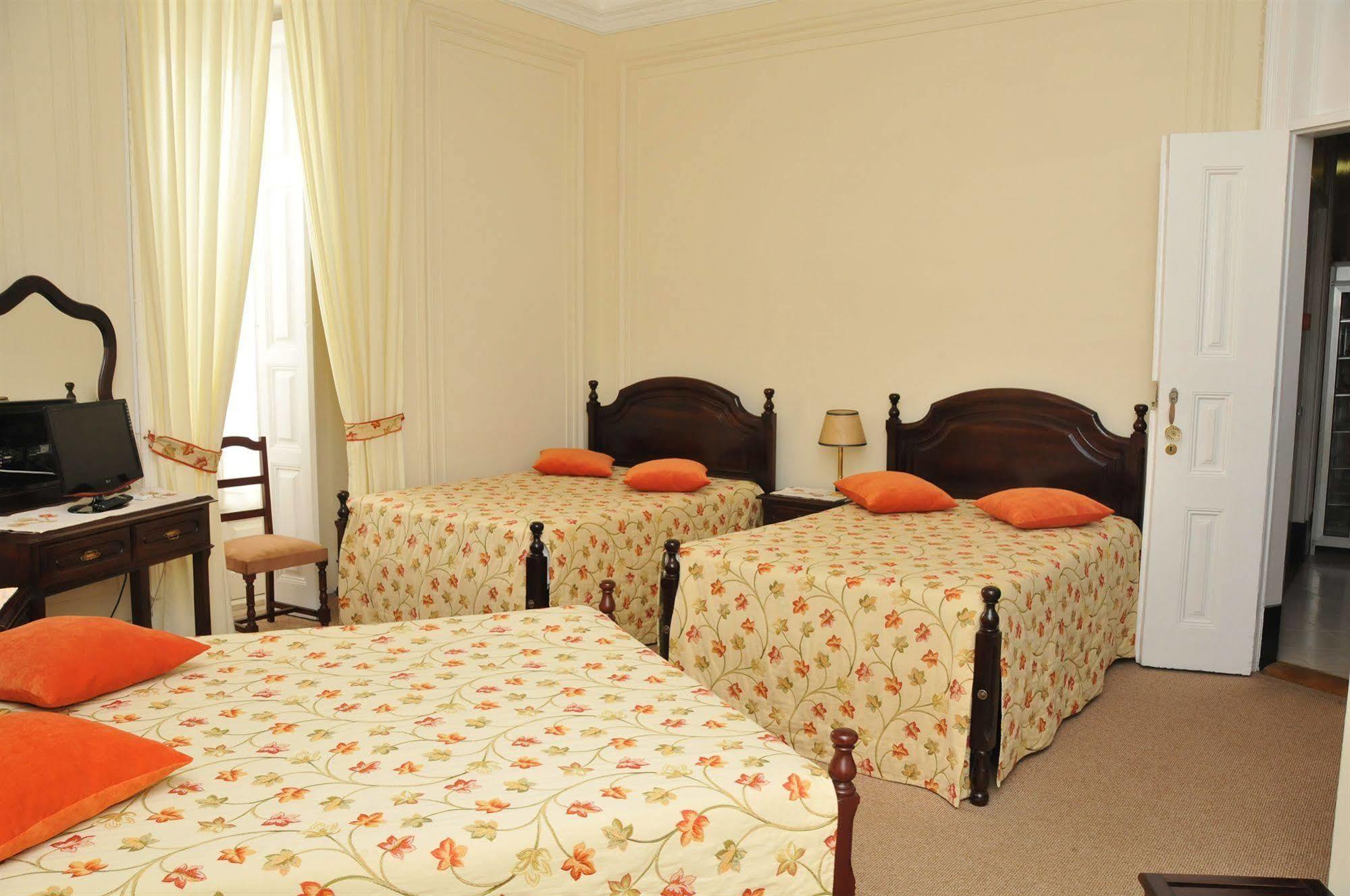 Pensao Londres Hotel Lisbon Bagian luar foto