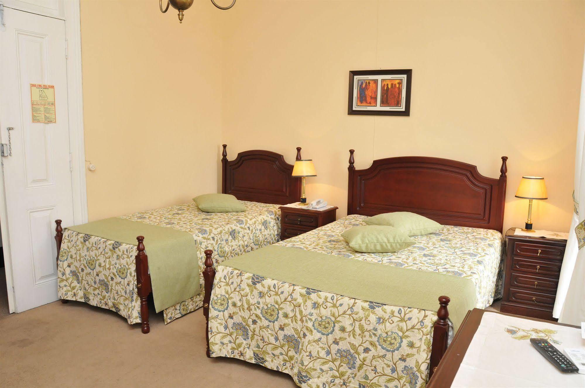Pensao Londres Hotel Lisbon Bagian luar foto